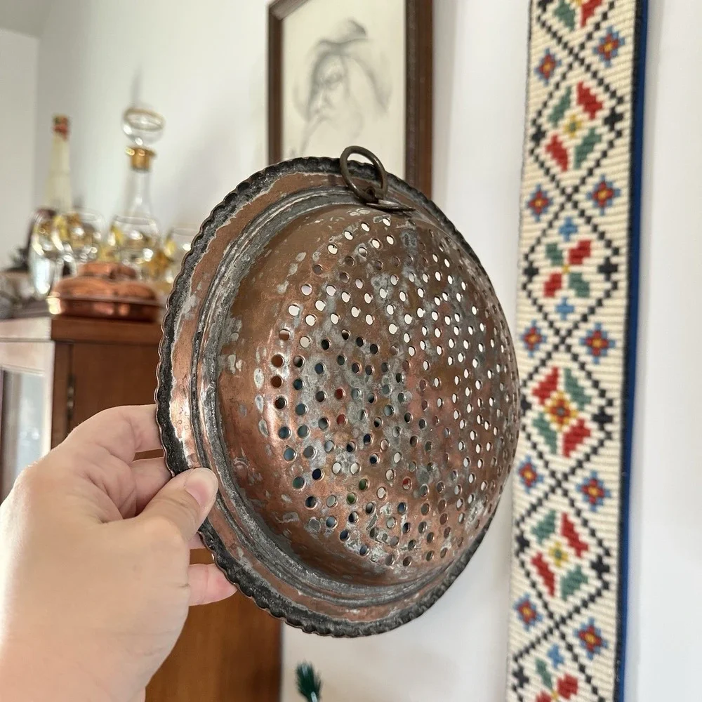 VTG Round Copper Hammered Strainer Rustic Primitive Scalloped Edge Wall Hanging